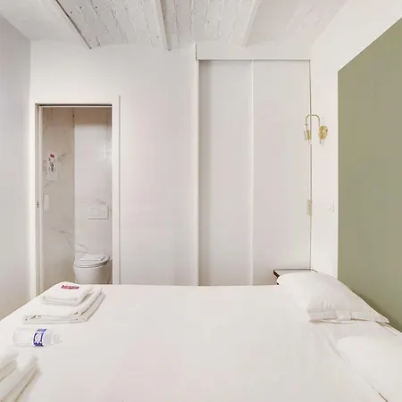 Spacious -2br 8p- Near Nation * Parigi