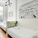 Spacious Apartment -2Br 8P- Near Nation