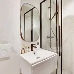 Spacious Apartment -2Br 8P- Near Nation