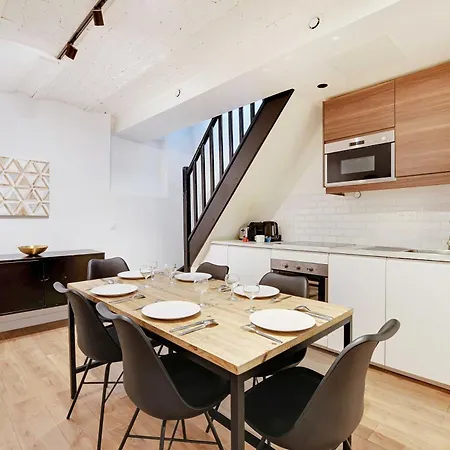 Spacious -2br 8p- Near Nation Apartment Paris