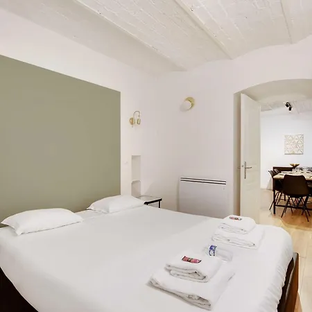 Spacious -2br 8p- Near Nation Apartment Paris