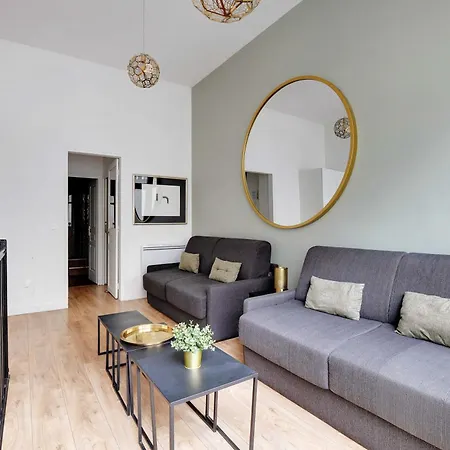 Spacious -2br 8p- Near Nation Apartment *